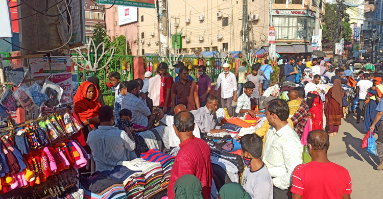 জমে উঠেছে শীতের কেনাকাটা