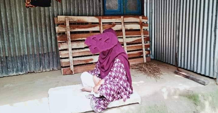 বিয়ের দাবিতে প্রেমিকের বাড়িতে অনশন, পরে ধর্ষণ মামলা