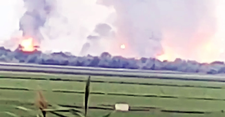 ক্রিমিয়ায় রুশ ঘাঁটিতে কয়েক দফা বিস্ফোরণ