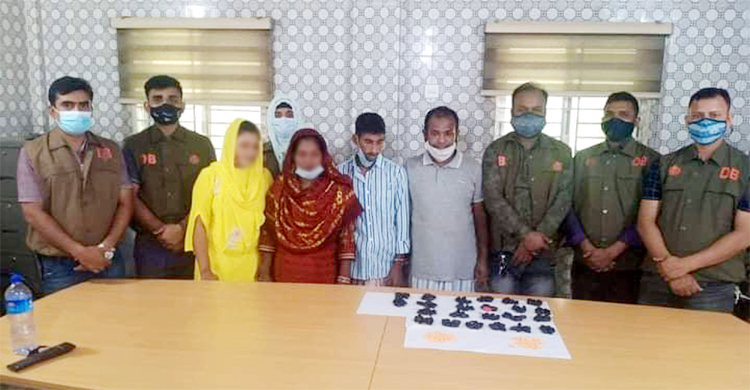 চার মাদক কারবারির পেট থেকে ১৯ লাখ টাকার ইয়াবা উদ্ধার