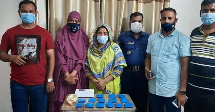 মোবাইলের বাক্সে মিলল ইয়াবা, গ্রেফতার ২ নারী