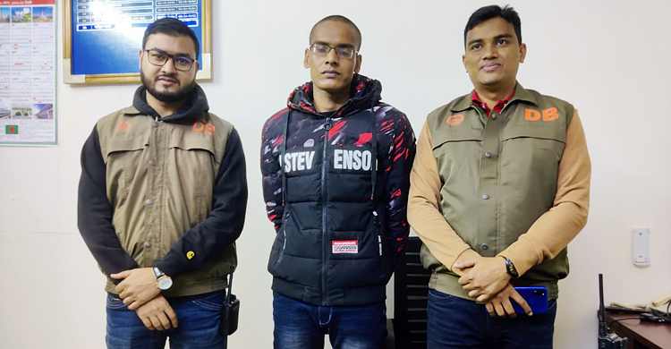 মোটরসাইকেলের তেলের ট্যাংকে মিললো সাড়ে ১৯ হাজার ইয়াবা