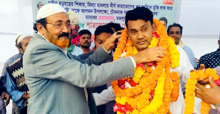 জামিনের পর ‘ইয়াবা গডফাদার’ শাহাজাহানকে রাজকীয় সংবর্ধনা