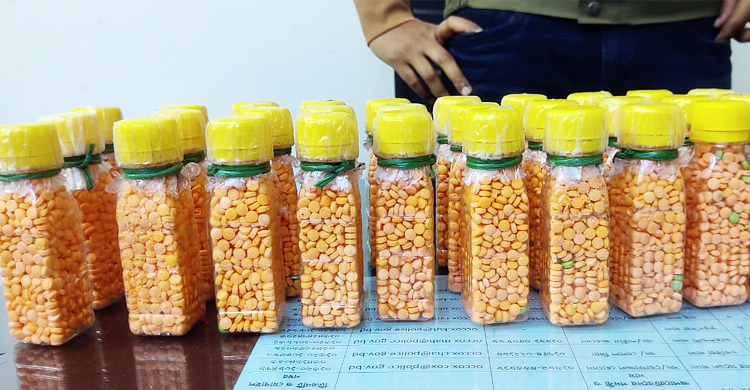 মোটরসাইকেলের তেলের ট্যাংকে মিললো সাড়ে ১৯ হাজার ইয়াবা