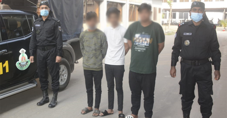 ইয়াবাসহ কিশোর গ্যাংয়ের ৩ সদস্য আটক