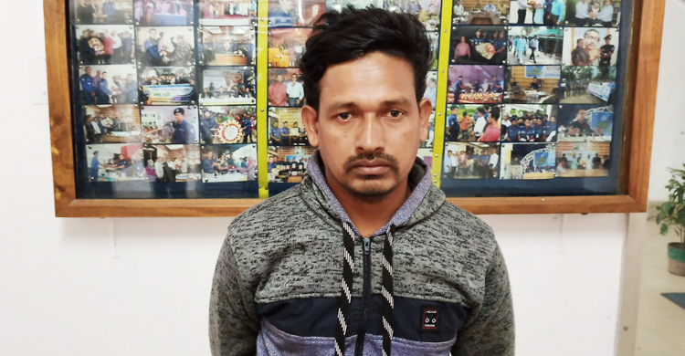 প্রতিপক্ষকে ফাঁসাতে...