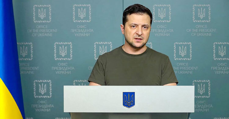 Ukraine agrees to talks with Russia, but fighting still rages