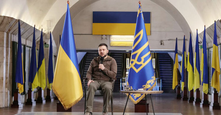 Ukraine seeks heavy weapons from US at Kyiv talks, Zelenskiy says