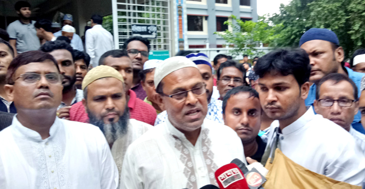 যার নেতৃত্বে হত্যা তাকেই আসামি করা হয়নি : আবরারের বাবা