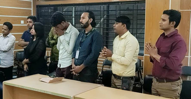 ৫০ হাজার টাকা চুক্তিতে এসে ৮ ভুয়া সাংবাদিক ধরা