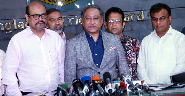 বিপিএলে কাজ করতে আগ্রহী ৩৮ বিদেশী কোচ!