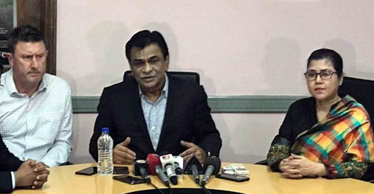 সালাউদ্দিন থাকলে আবার ফিরবেন পল স্মলি