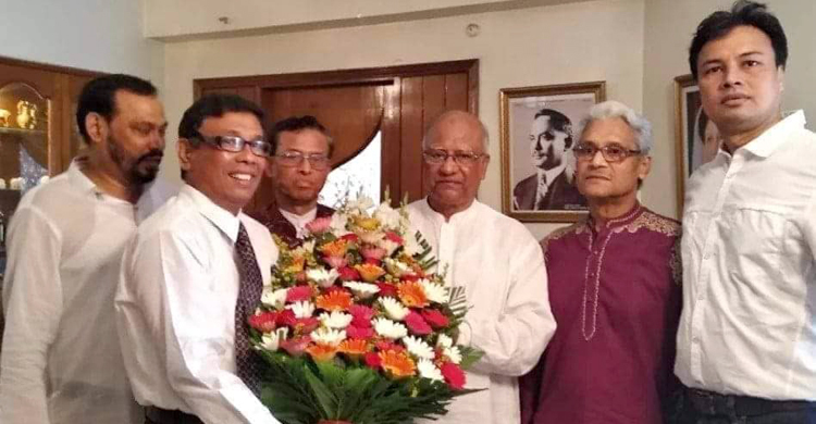 সরকার ভীত হয়ে নেতাদের আটক করছে : মোশাররফ