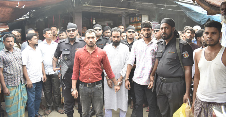 অনলাইন ক্যাসিনোর দুই পরিচালকসহ আটক ৫