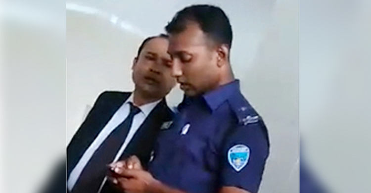 আদালতের বাথরুমে নারীর সঙ্গে আপত্তিকর অবস্থায় পুলিশ কর্মকর্তা