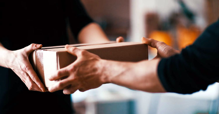 কুরিয়ার সার্ভিসে টাকা পাঠালে জেল-জরিমানা