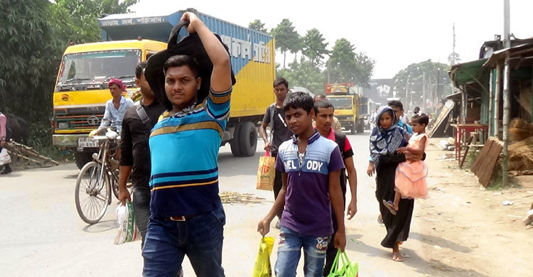 দৌলতদিয়ায় পানি কমলেও দুর্ভোগ কমেনি