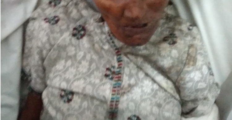 কেউ জানে না মানুষটা মারা গেছে?