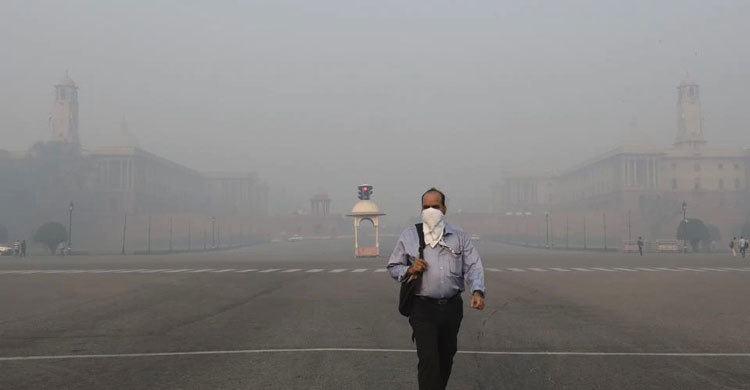 বায়ুদূষণে দিল্লিতে জরুরি অবস্থা জারি, স্কুল বন্ধ ঘোষণা