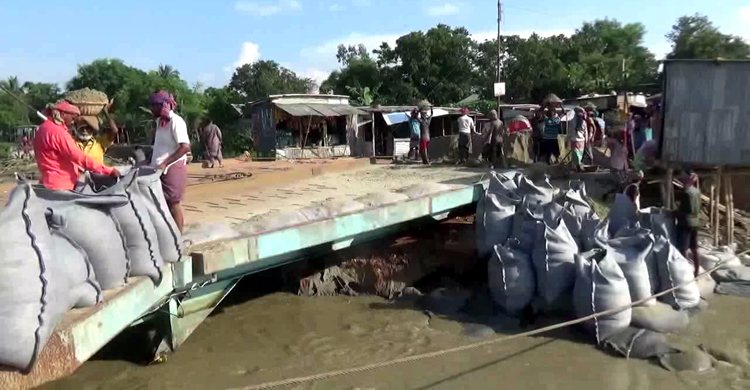 পদ্মার ভাঙনে দৌলতদিয়ায় বন্ধ আরেকটি ফেরি ঘাট