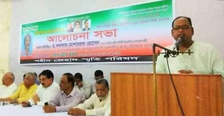 ছাত্ররাজনীতি বন্ধের বিপক্ষে দুদু