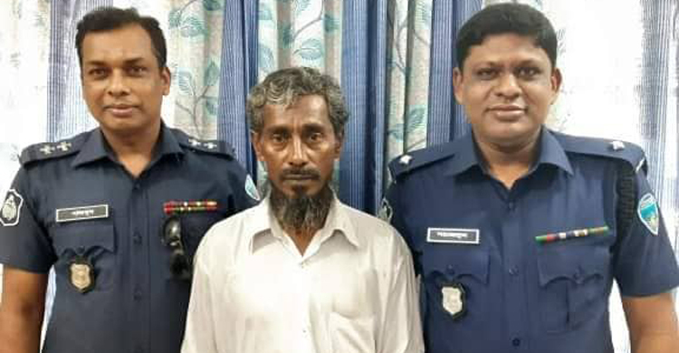 শিয়ালের মাংস বিক্রি করেন তিনি