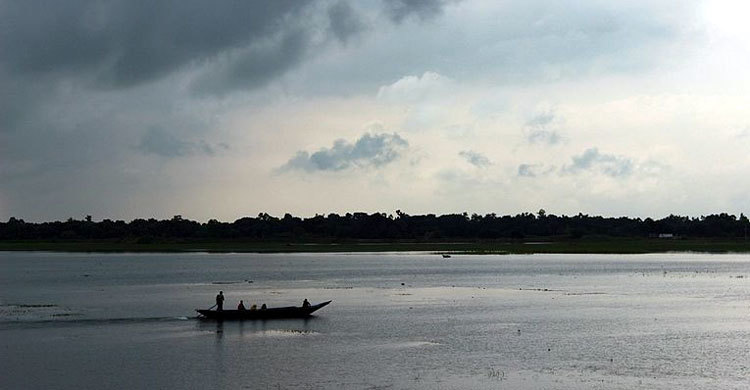 যমুনায় ভেসে এল অর্ধ গলিত লাশ