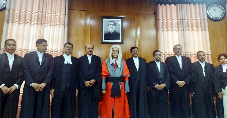 শপথ নিলেন নতুন ৯ বিচারপতি
