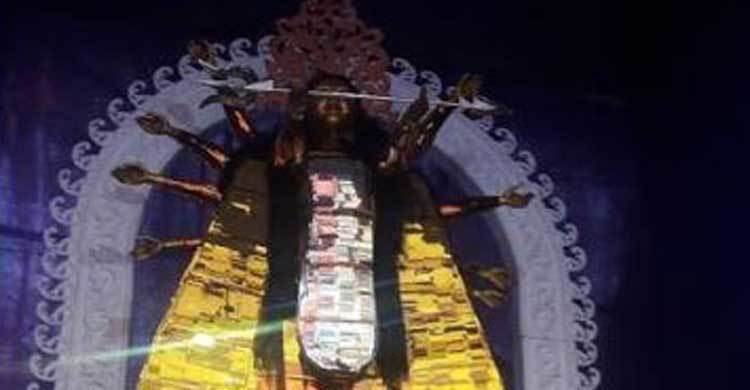 কাচের দুর্গা প্রতিমা