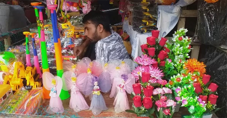 মাদারীপুরে শুরু হয়েছে ঐতিহ্যবাহী কুন্ডুবাড়ির মেলা