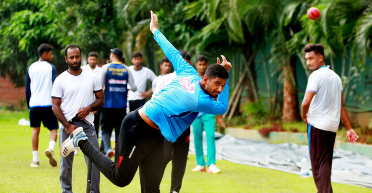 মাহমুদউল্লাহর ঘূর্ণিতে কোণঠাসা তামিমের চট্টগ্রাম
