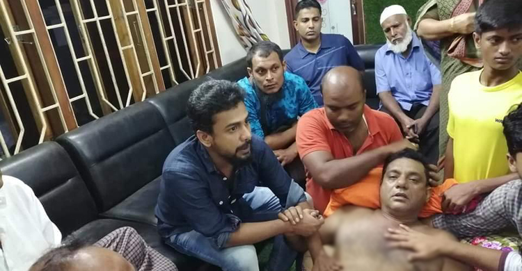 মাশরাফির বাবাকে উন্নত চিকিৎসার জন্য ঢাকায় আনা হয়েছে