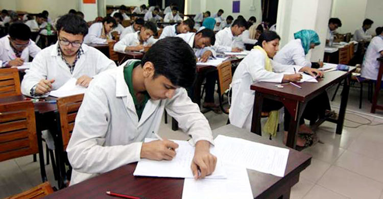 রাত পোহালেই এমবিবিএস ভর্তি পরীক্ষা