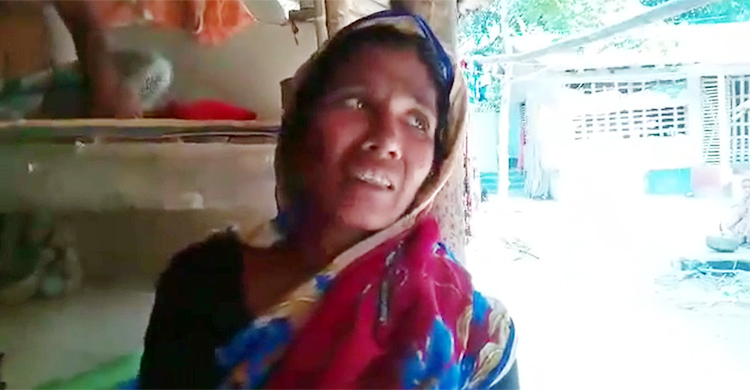 মাতব্বরের মেয়ের অসামাজিক কার্যকলাপের ভিডিও ধারণ করায়...