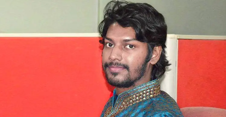 ফেসবুকিংয়ের যুগে আত্মপ্রেম!