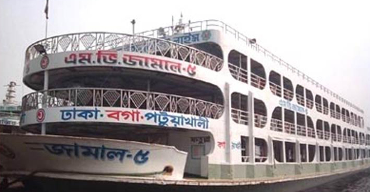 চার হাজার যাত্রী নিয়ে দুই ঘণ্টা ডুবোচরে আটকা দুই লঞ্চ