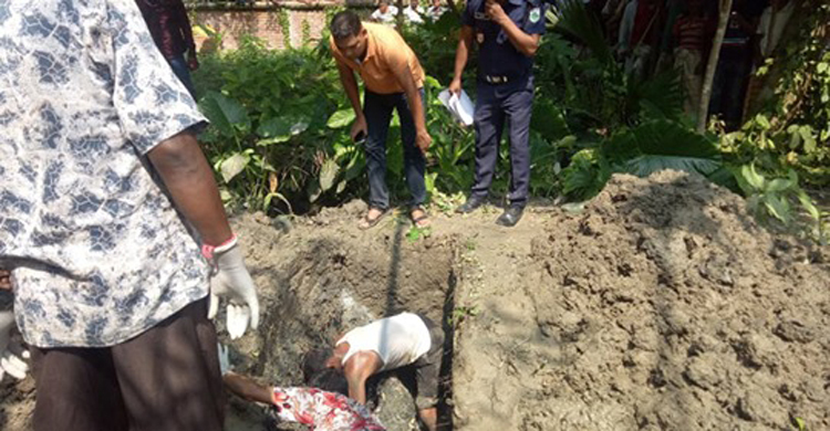 মৃত্যুর ৪ মাস পর কবর থেকে আ.লীগ নেতার লাশ উত্তোলন