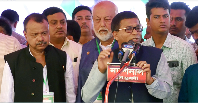 ‘খালেদা-তারেকের বাংলাদেশে রাজনীতি করার অধিকার নেই’
