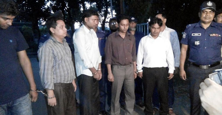 ভ্রাম্যমাণ আদালত চালিয়ে ধরা পড়লেন ৫ ভুয়া ম্যাজিস্ট্রেট