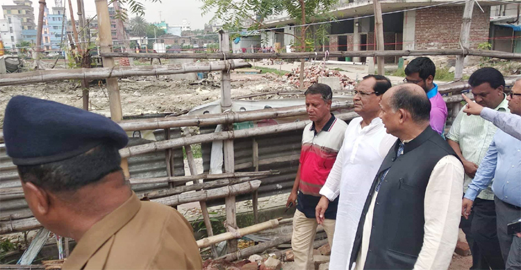 রেলের জায়গা দখল করে পার্ক নির্মাণ, কাজ বন্ধ করলেন মন্ত্রী