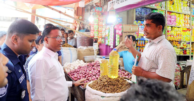 ৫০ টাকা কেজিতে পেঁয়াজ বিক্রির নির্দেশ