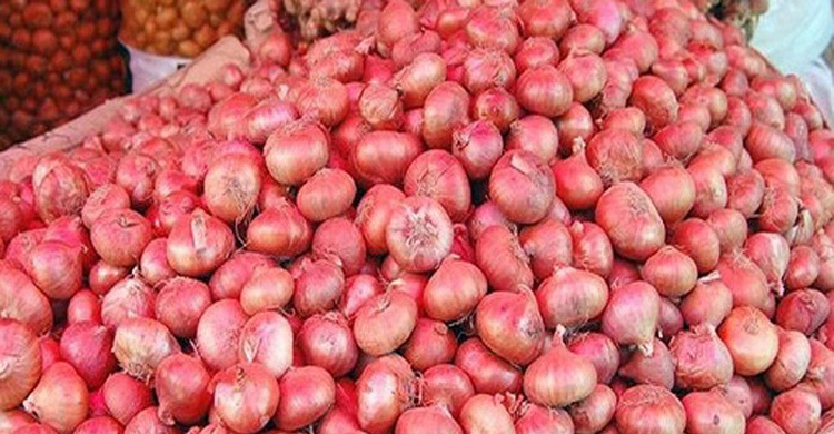 পেঁয়াজের দাম বাড়িয়ে প্রতিদিন লোপাট ৫০ কোটি!