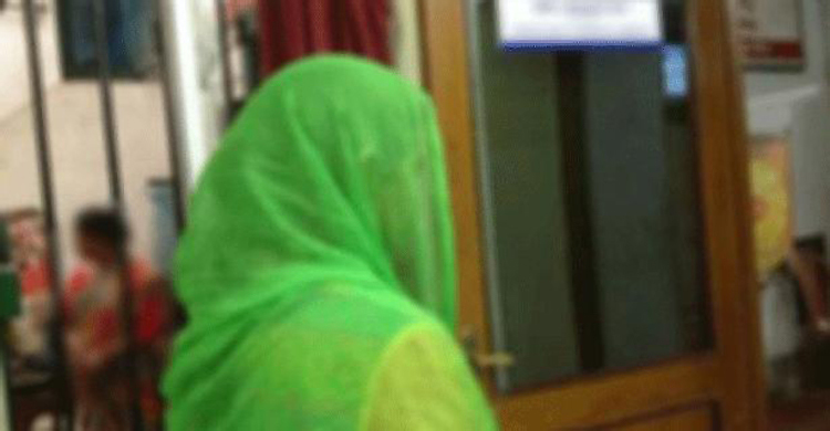 ৯৯৯ নম্বরে ফোন দিয়ে গণধর্ষণের কথা জানাল কিশোরী