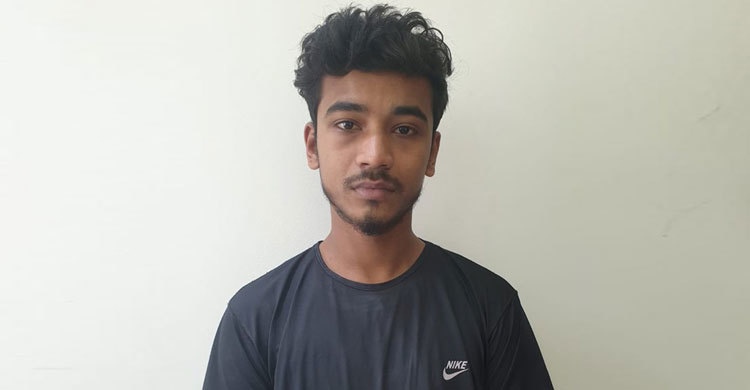 পাইলট সেজে ফেসবুকে প্রেম, দুর্বল মুহূর্তের ফাঁদ