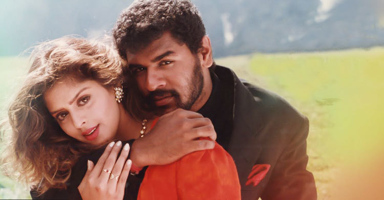 হঠাৎ ভাইরাল দুই তারকার ঘনিষ্ঠ ভিডিও