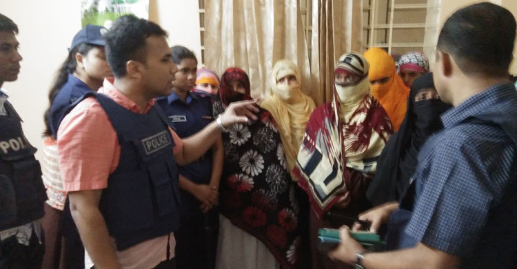 পাবনায় পৃথক অভিযানে নারীসহ আটক ১৯