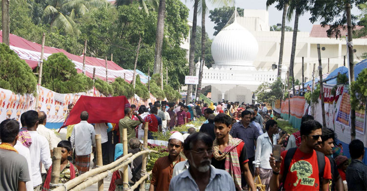 সাধু-ভক্তে জমজমাট লালনের ছেঁউড়িয়া