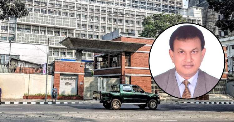 ১০ বছর ধরে সচিব শহিদুল হক, আছে নানা অভিযোগ