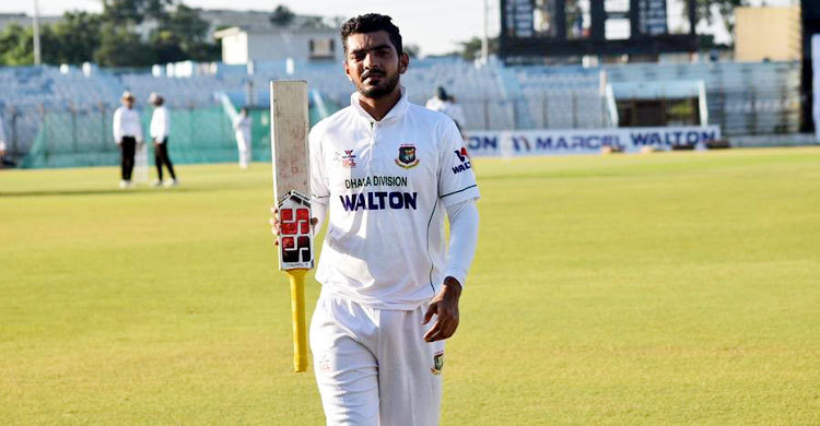 ব্যথা নিয়েই ডাবল সেঞ্চুরি সাইফের
