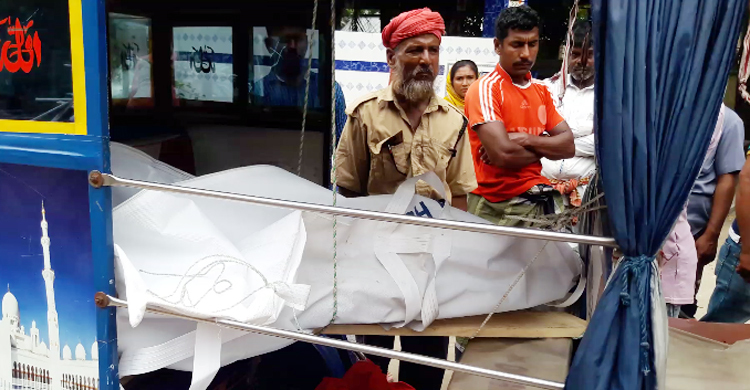 ইলিশ ধরতে গিয়ে দুই স্পিডবোটের সংঘর্ষে জেলে নিহত